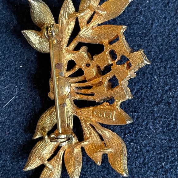Vintage Jonette Jewelry Company Gold & Rhinestone Spray Brooch (Signed) - Picture 3 of 3